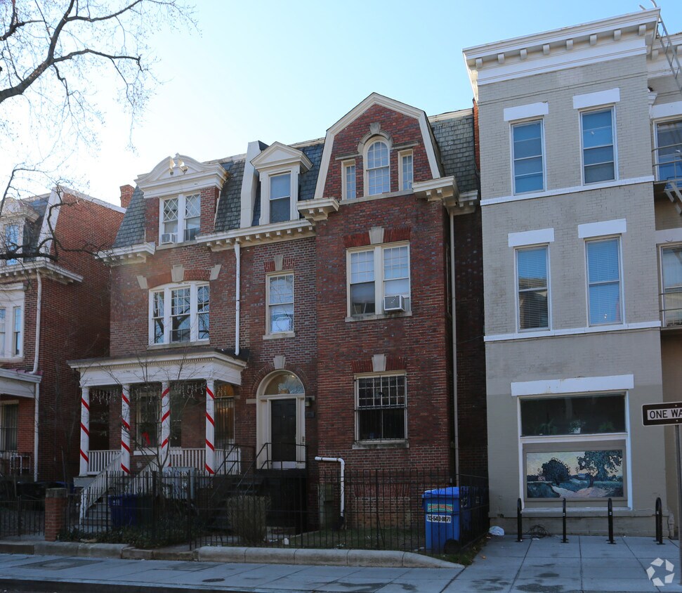 Foto del edificio - 1666 Park Rd NW