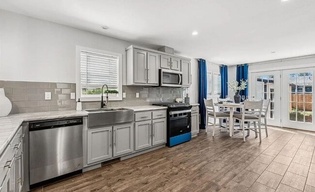 Building Photo - Stunning new home featuring 3 bedroom and ...