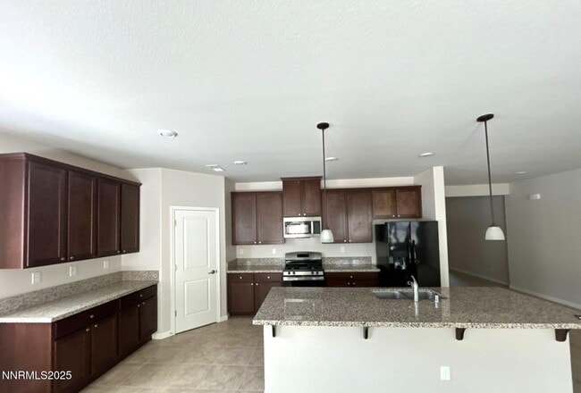Building Photo - 3847 Serenghetti Dr