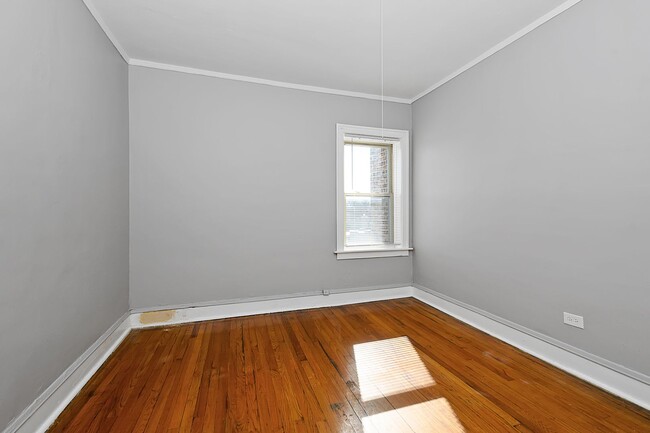 Interior Photo - 8201 S Paulina Street