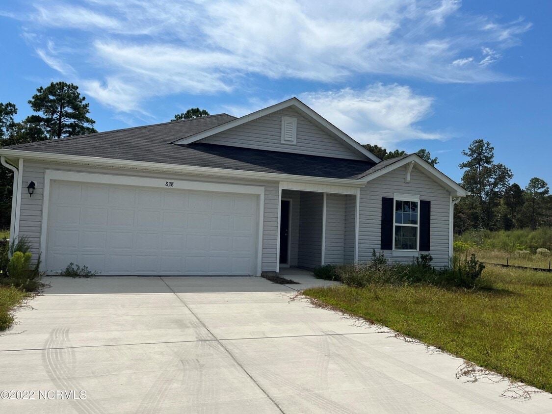 838 Wheat Mill Ln, Jacksonville, NC 28546 House for Rent in