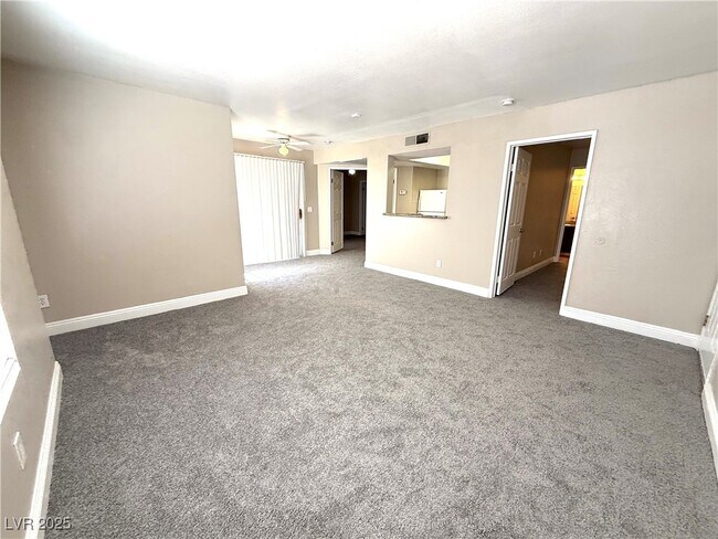 Foto del edificio - 6800 E Lake Mead Blvd