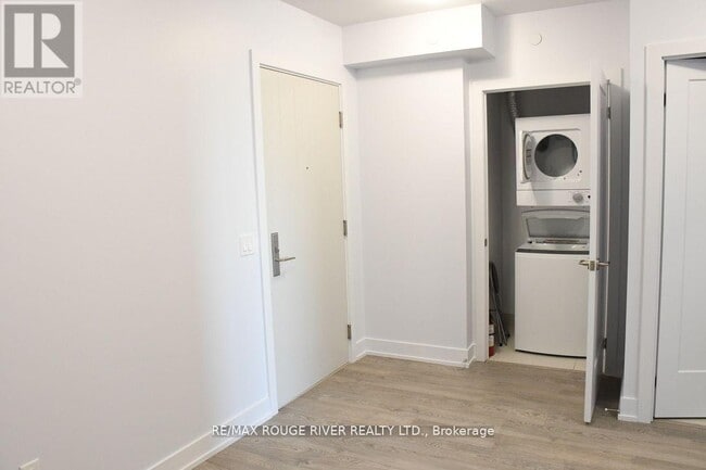 Photo du bâtiment - 2550 Simcoe St N