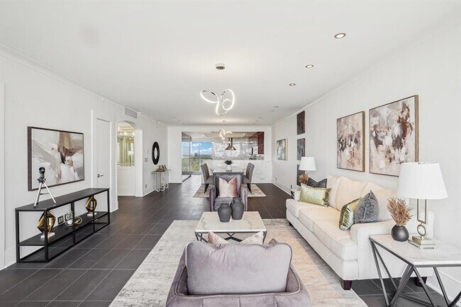 Foto del edificio - 121 N Post Oak Ln