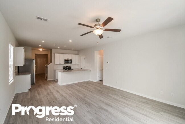 Building Photo - 52 Kenwood Dr