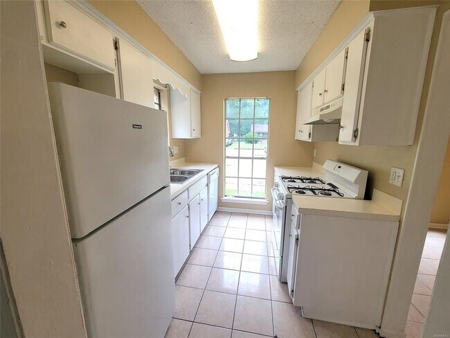 Foto del edificio - 3024 Cross Creek Dr