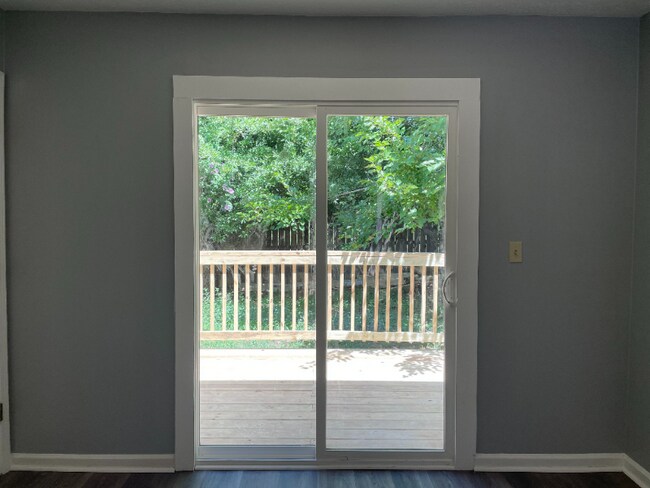 Foto del edificio - 5676 Waterford Ct