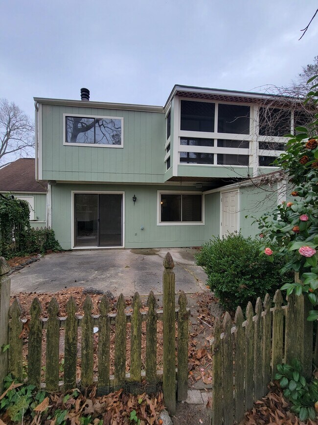 32 Quarterdeck Townes House for Rent in New Bern, NC