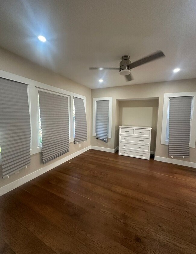 Foto del edificio - 320 E Maple Ave
