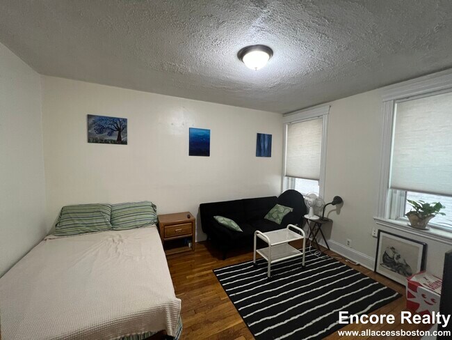 Foto del edificio - 382 Riverway St