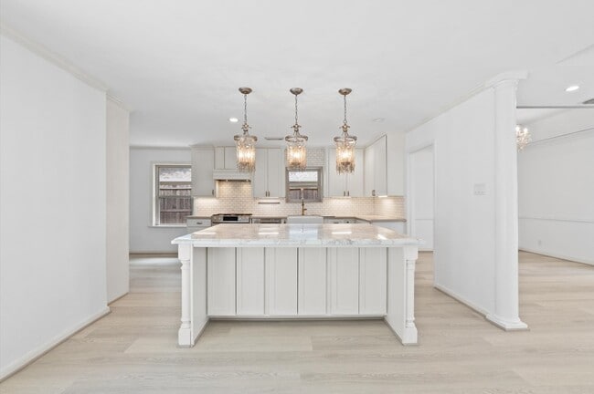 Foto del edificio - 6249 Overbrook Ln