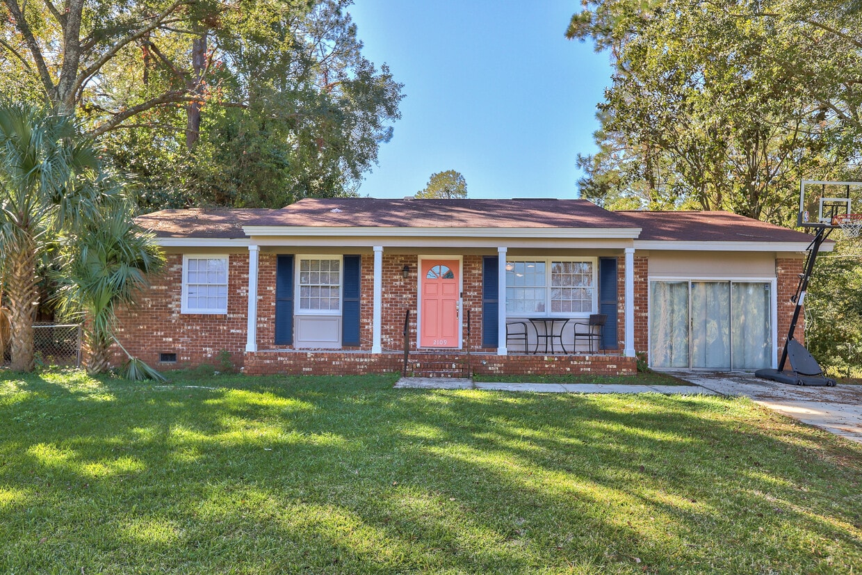 Foto principal - 2109 Scenic Rd