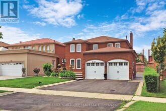Building Photo - 131 Dunstan Crescent