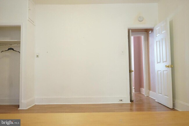 Building Photo - 810 S 6th St