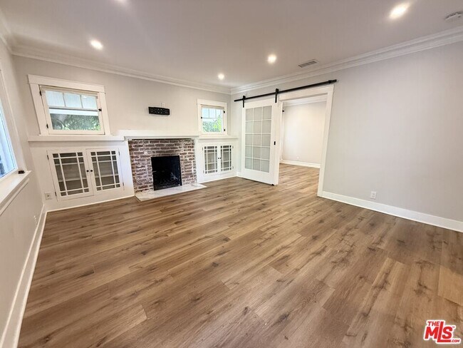 Foto del edificio - 901 N Orange Grove Ave