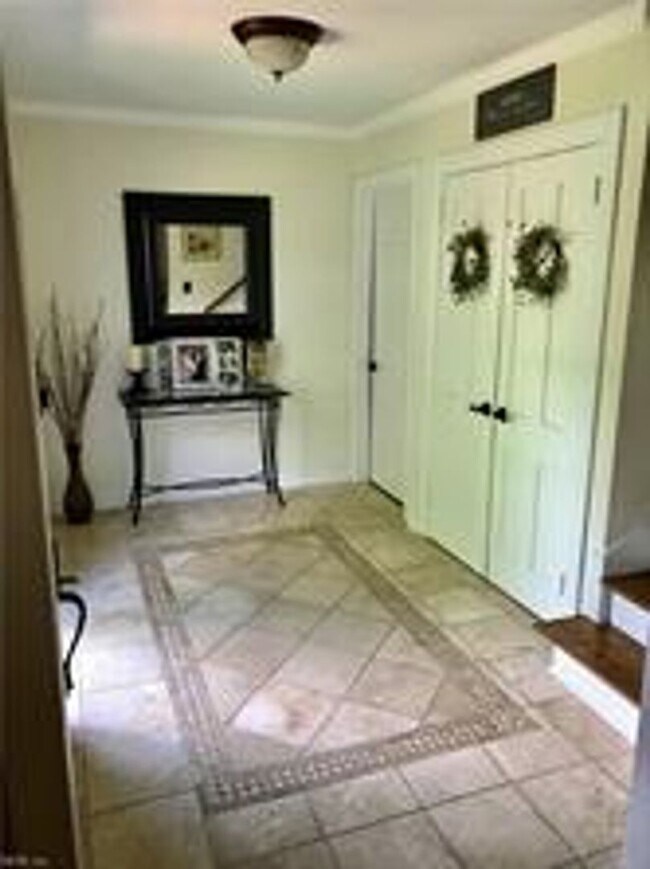 Foto del edificio - 4 Bedroom 2.5 bath Located in Larkspur VB