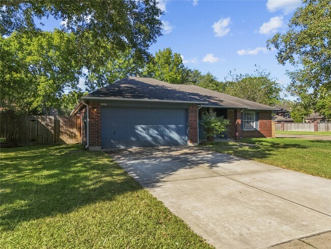 Foto del edificio - 2826 Wood Hollow Dr