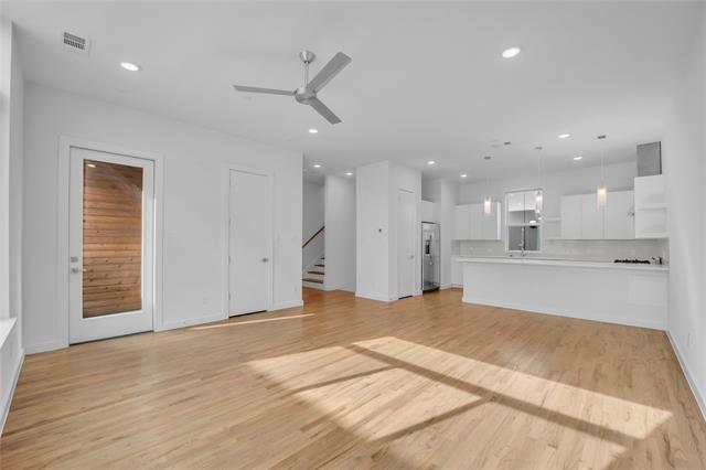 Primary Photo - 2314 N Carroll Ave