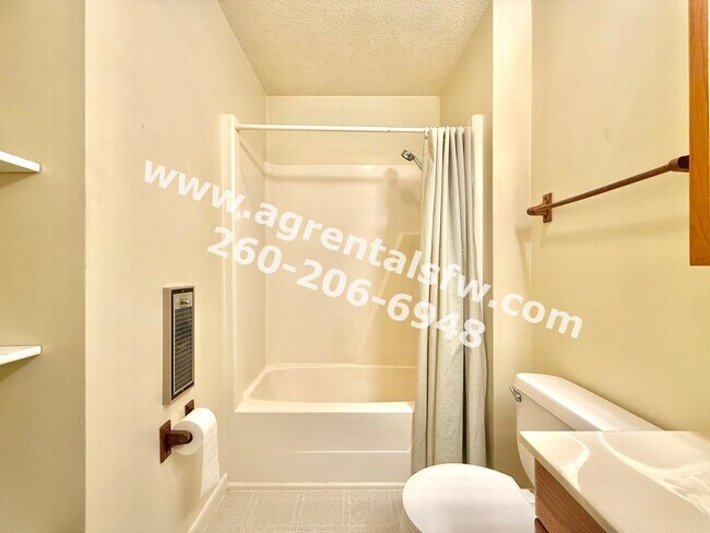 Foto del edificio - 1002 Lewis Pl