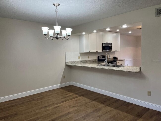 Building Photo - 8249 Breeze Cove Ln