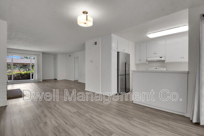 Foto del edificio - 9320 Earl St