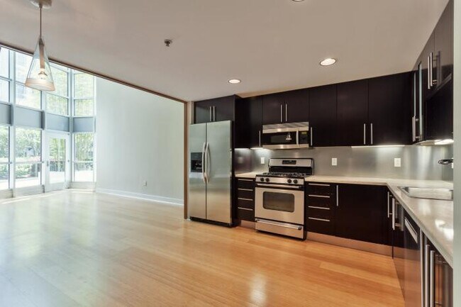 Building Photo - 3 bedroom in San Francisco CA 94107