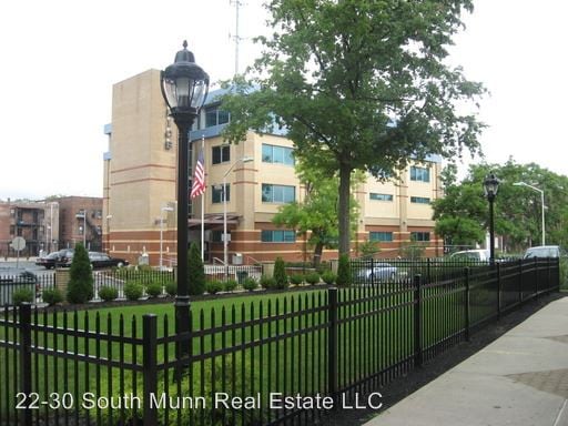 Building Photo - 22 S Munn Ave