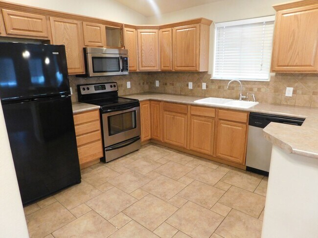 Foto del edificio - 3 Bed/2 Bath in Pearpark