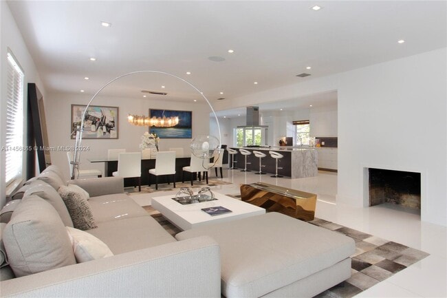 Building Photo - 145 S Hibiscus Dr