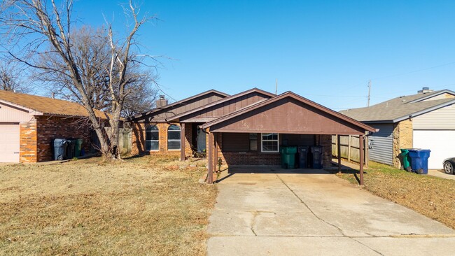 Building Photo - Cute 4 bedroom House