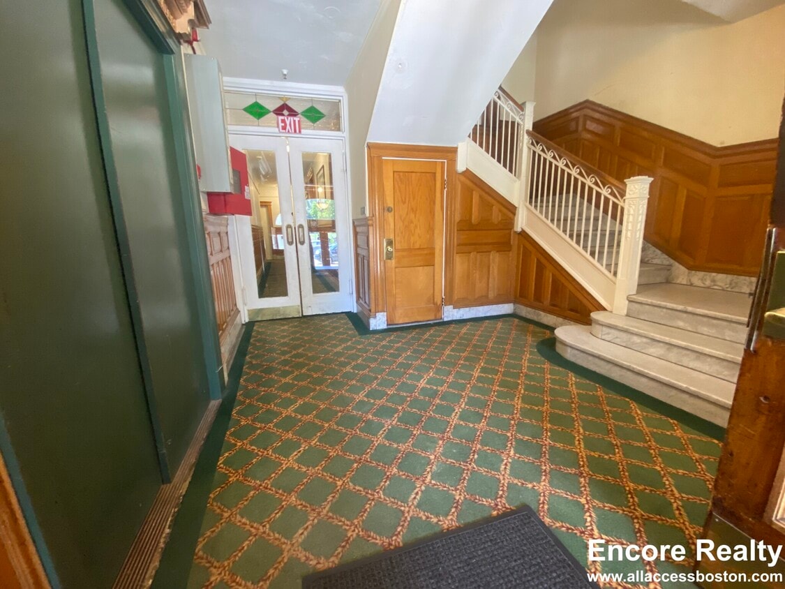 Building Photo - 111 Park Dr