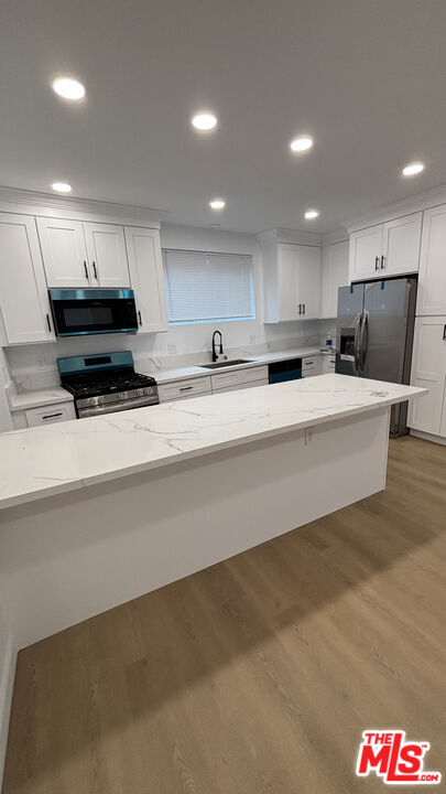 Foto del edificio - 2280 S Barrington Ave