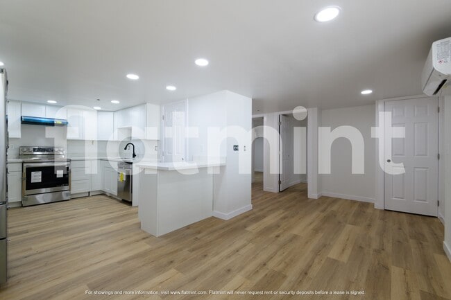 Building Photo - 4646 S Willow St