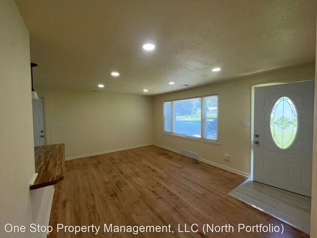 Building Photo - 2 br, 1 bath House - 9005 E 67th Terrace