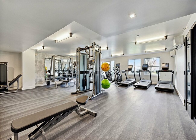 Building Photo - Avana Cliffside