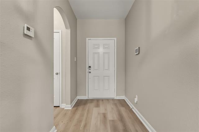 Foto del edificio - 5015 Royal Springs Dr