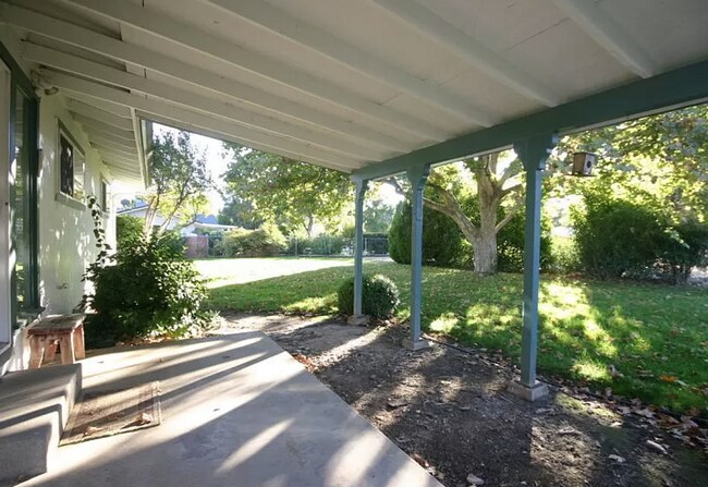 Building Photo - Country Living - Home on One Acre - Cotton...