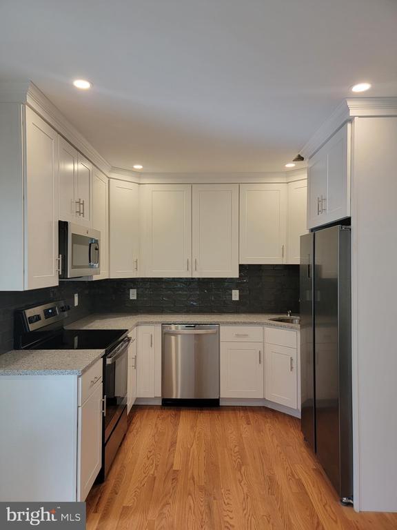 Foto principal - 128 N State St