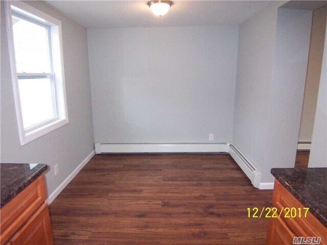 Building Photo - 635 Mount Ave