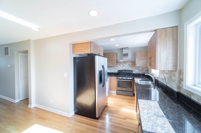 Foto del edificio - 8350 Kimball Ave