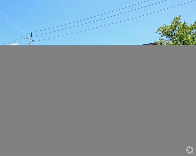 Photo principale - 1243 Broadview Ave