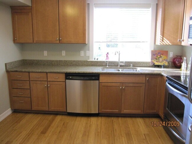 Foto del edificio - Longfellow Creek Condos