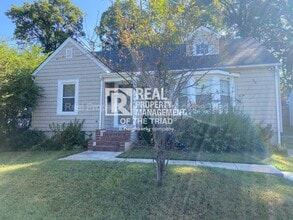 Building Photo - 1223 Ebert St