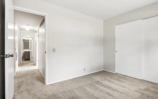 Foto del edificio - 3375 Brunswick Dr