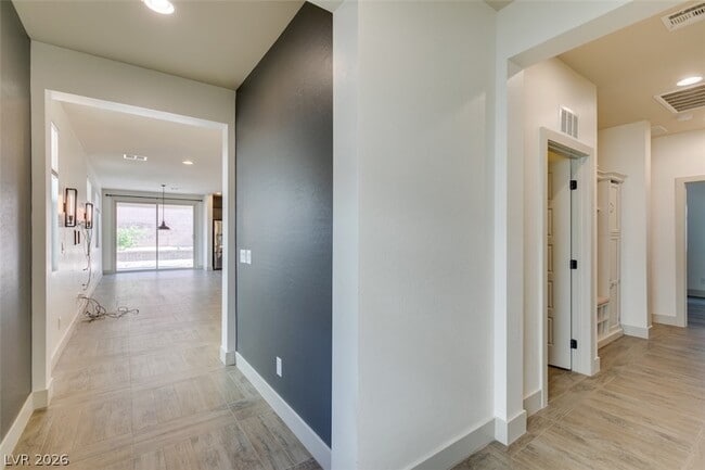 Building Photo - 9009 Janice Glen Ave