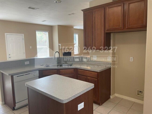 Building Photo - 827 Chase View Dr