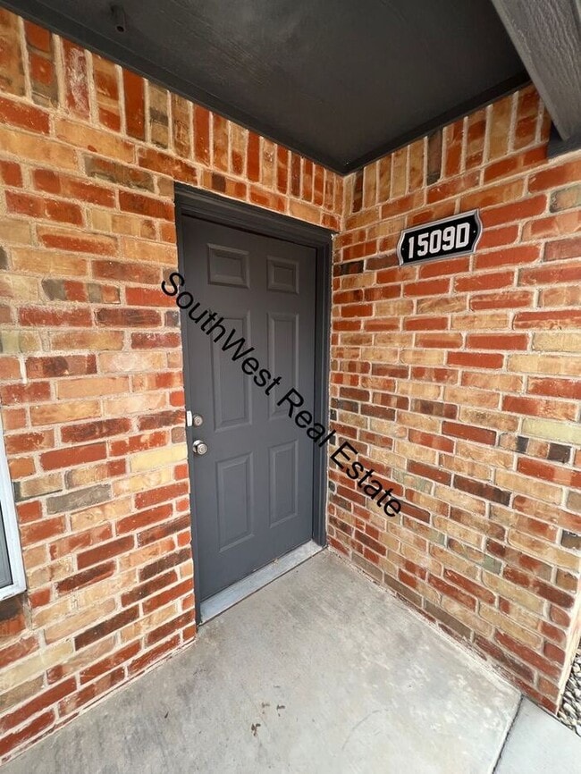 Building Photo - 2 BED 2 BATH APT ALL BILLS PAID!