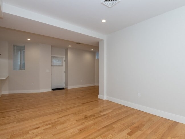 Building Photo - 5 Tovar St
