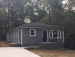 Building Photo - 2817 Beechwood Dr