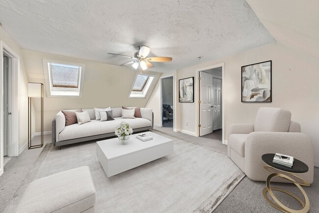 Building Photo - 10 Holman St